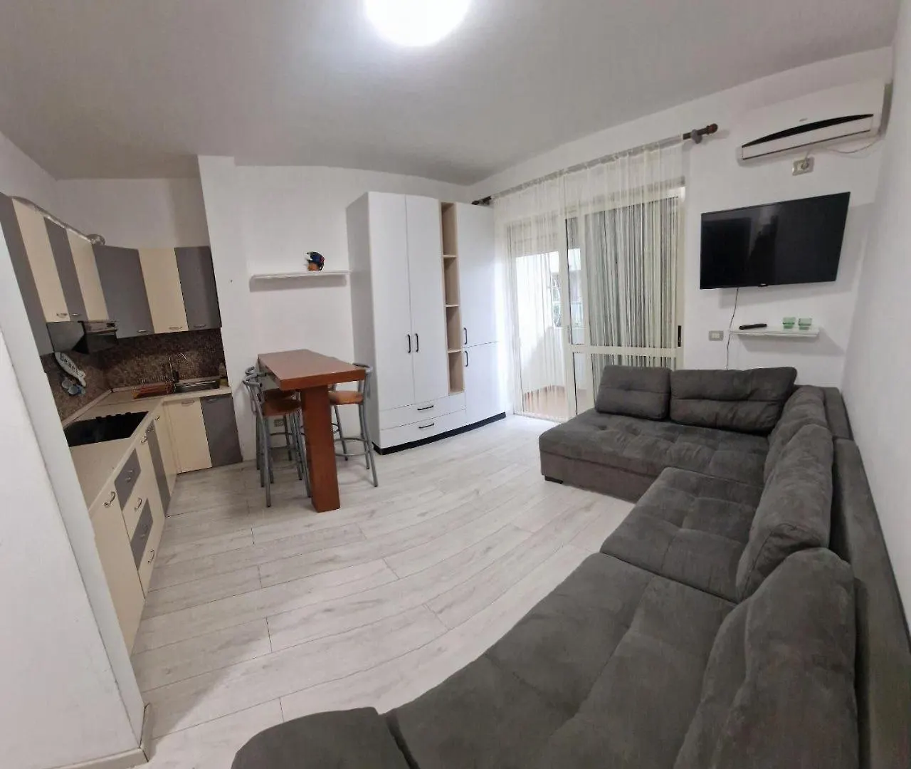 Sea Beach Apartment Golem  Albania